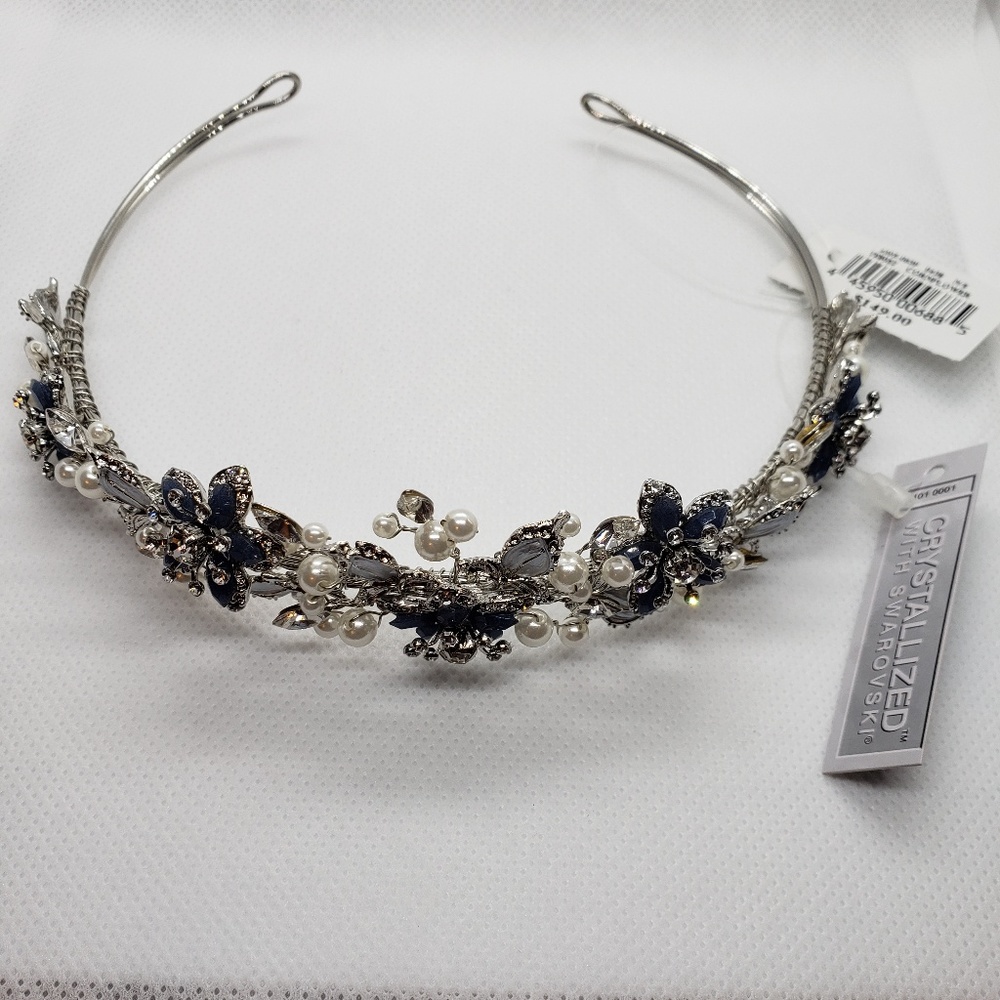 NWT David’s Bridal Headpiece Tiara